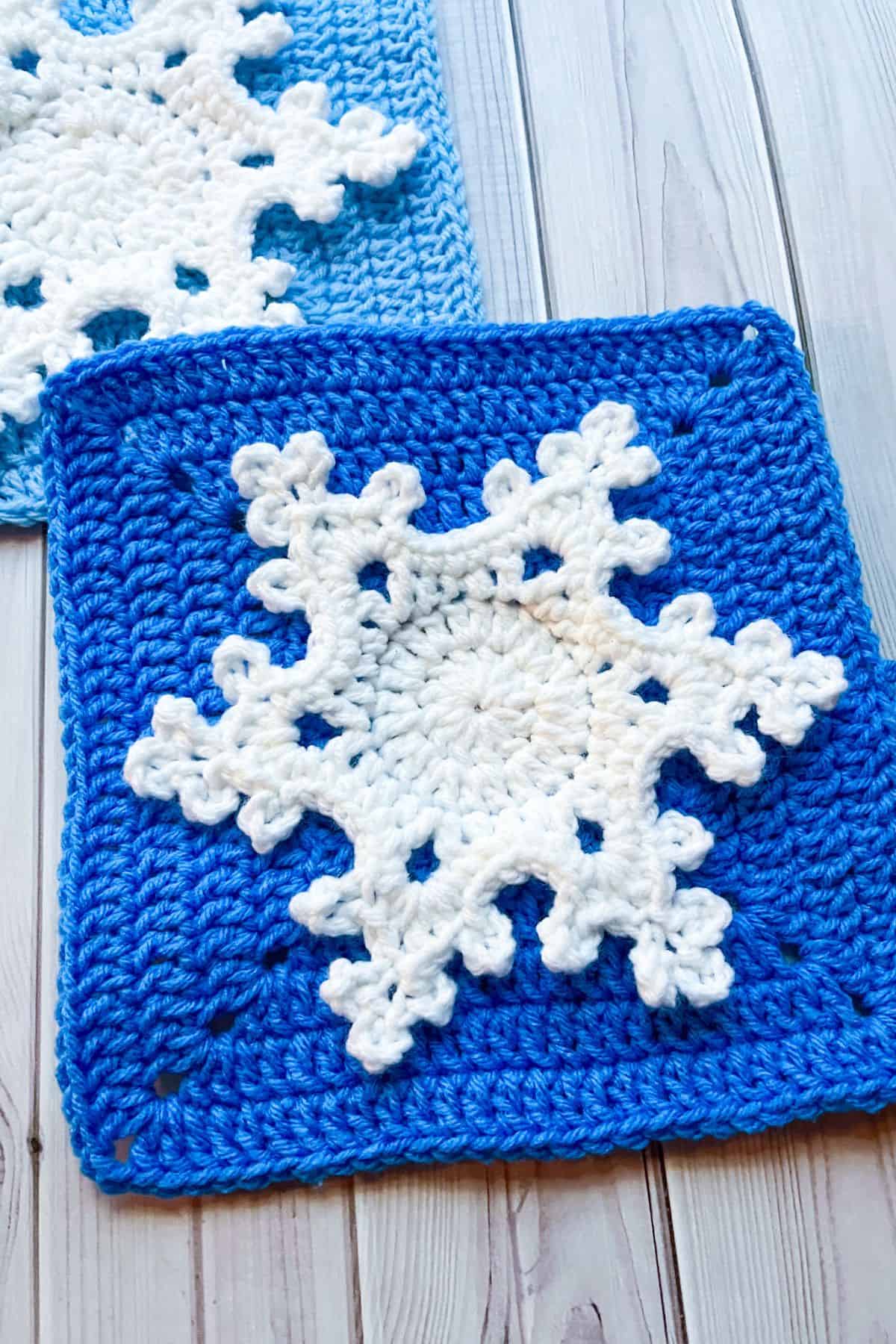 Textured Snowflake Granny Square Pattern